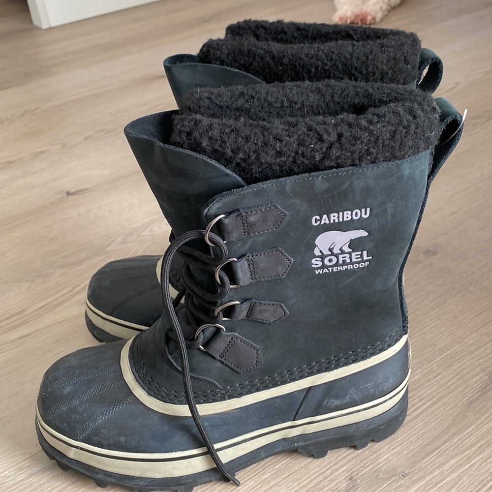 Men’s size 8 waterproof Caribou Sorel New /never worn